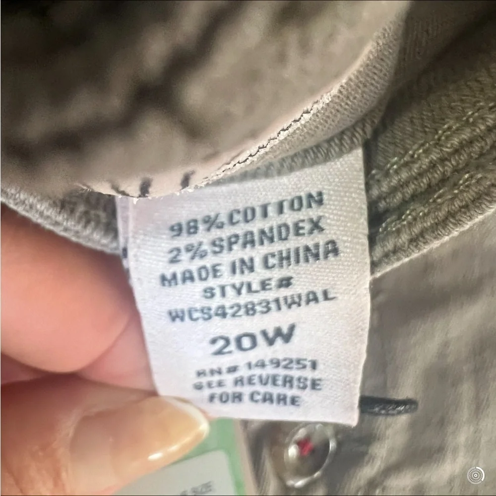 Women’s Curvy Mid Rise Double Cuff Summer Shorts Size 20W NWT - Picture 7 of 9